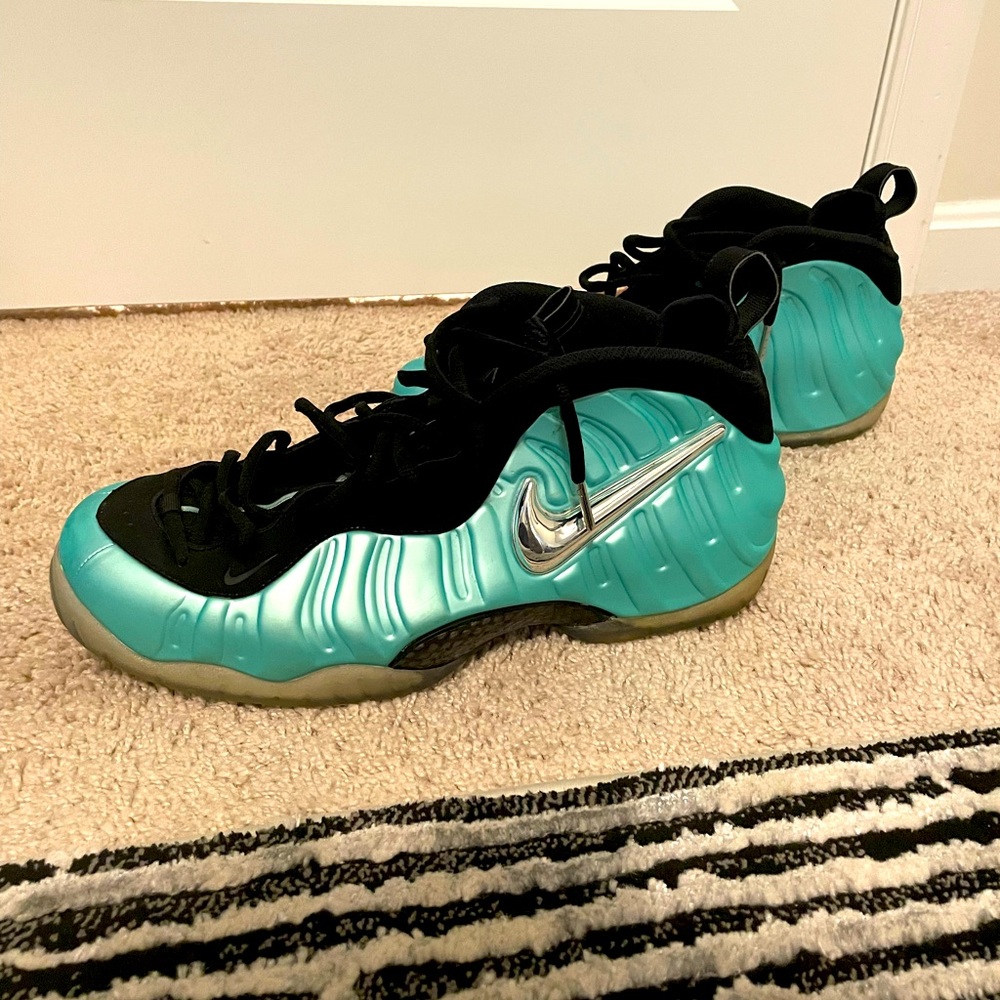 AIR FOAMPOSITE PRO ISLAND GREEN/BLUE METALLIC PLATINUM SHOES SIZE 14